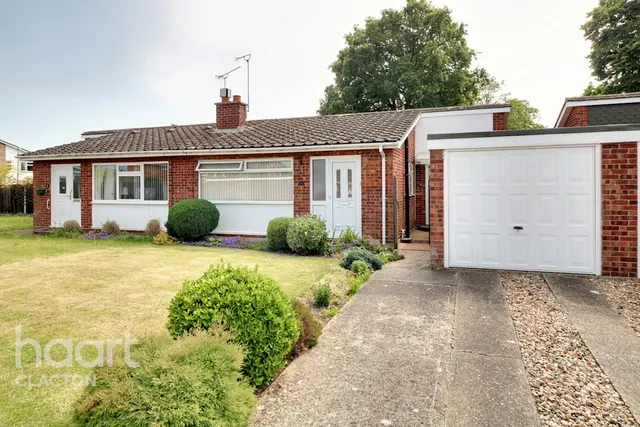 Martinsdale, Clacton-On-Sea, CO15, photo 1