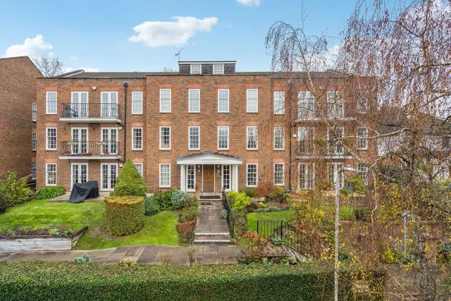 Ashurst Close, Northwood, HA6, photo 1