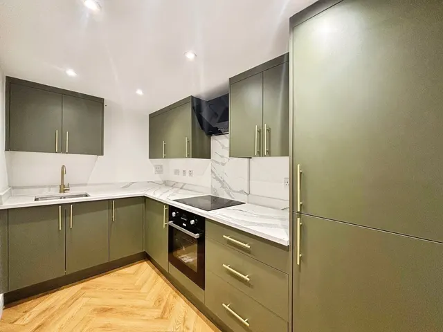 Ash Street, Ash, Aldershot, Surrey, GU12 6LH, photo 1