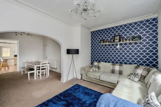 Clydach Road, Swansea, SA6, photo 3