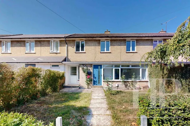 Woodfield Close, Crawley, RH10, photo 1