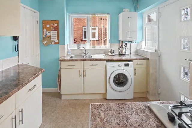 Granny Lane, Wortley, LS12, photo 3