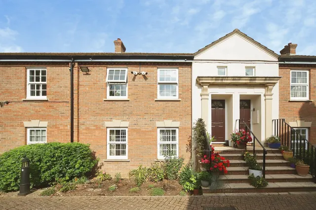 Eastgate Gardens, Taunton, photo 1