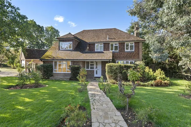 Ashcroft Park, Cobham, KT11, photo 1
