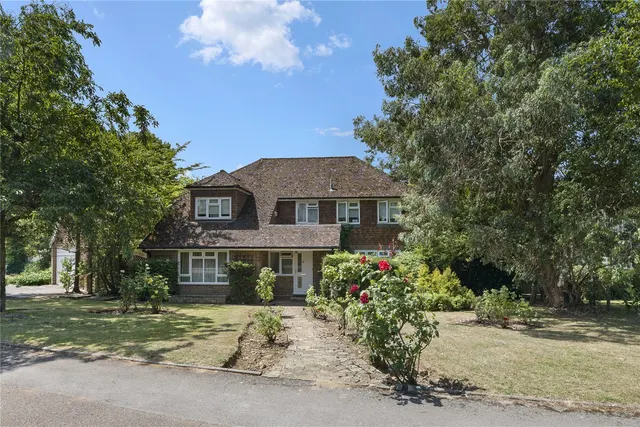Ashcroft Park, Cobham, KT11, photo 1
