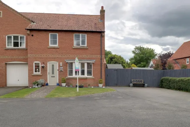Adcock Close, Corby Glen, NG33, photo 2