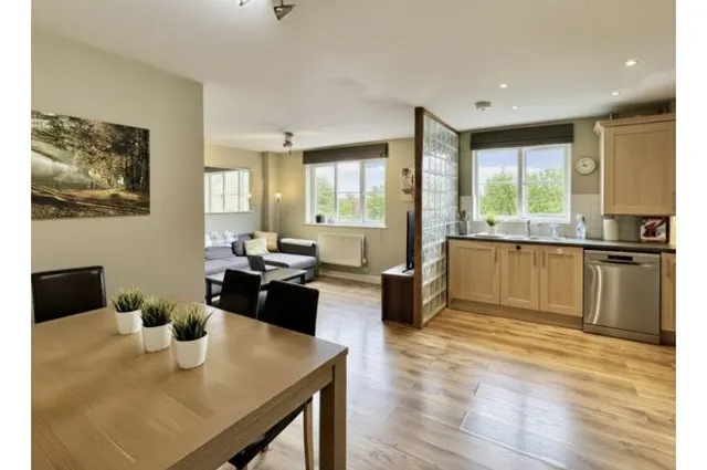 Chandler Way, London, SE15, photo 1