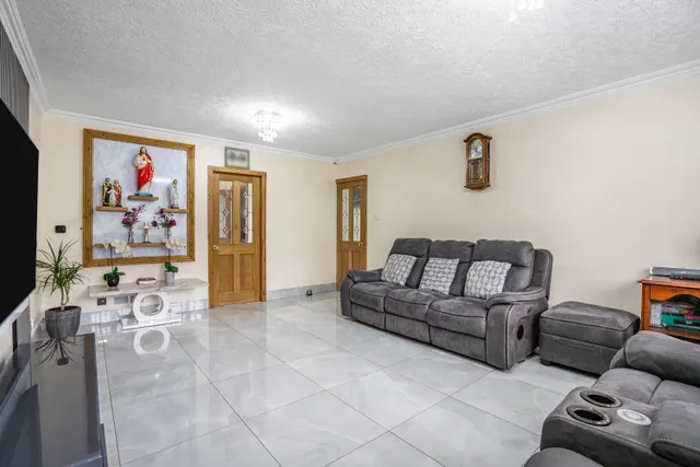 Amberley Close, Bolton, BL3, photo 3