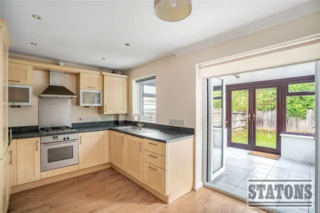 Photo 2 — Pearson Close, Barnet, EN5 5NE