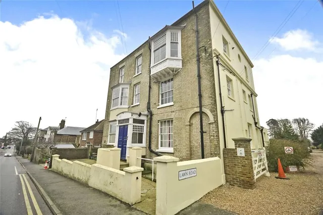 Dover Road, Walmer, Kent, CT14, photo 1