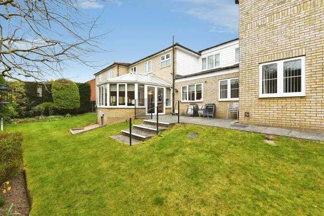 Photo 2 — Hart Road, Benfleet, Essex, SS7