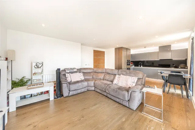 Photo 2 — Tizzard Grove, London, SE3 9DH