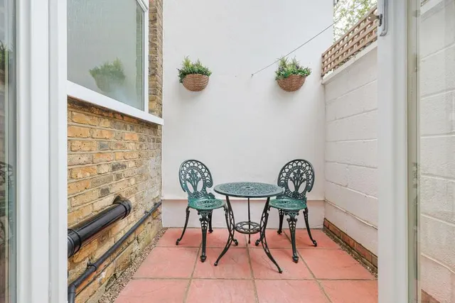 Sutton Lane South, London, W4, photo 3