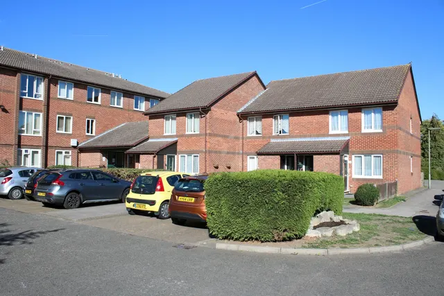 Manor Farm Court Manor Farm Lane, Surrey Egham, TW20, photo 1