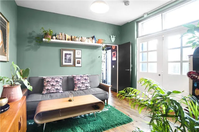 Bradbury Mews, London, N16, photo 1