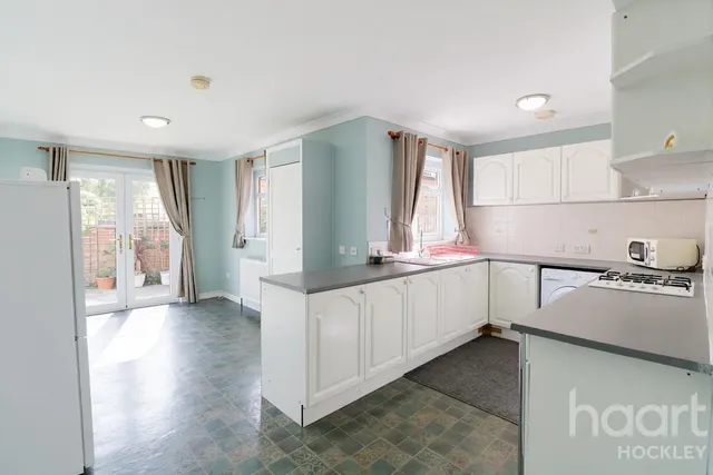 Greensward Lane, Hockley, SS5, photo 2