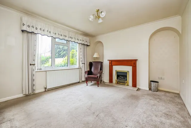 Manton Crescent, Nottingham, NG9, photo 2