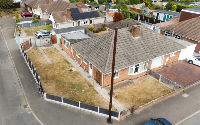 Cleveland Road, Bulkington, CV12, photo 1