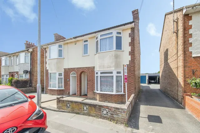 St. Johns Road, Colchester, photo 1