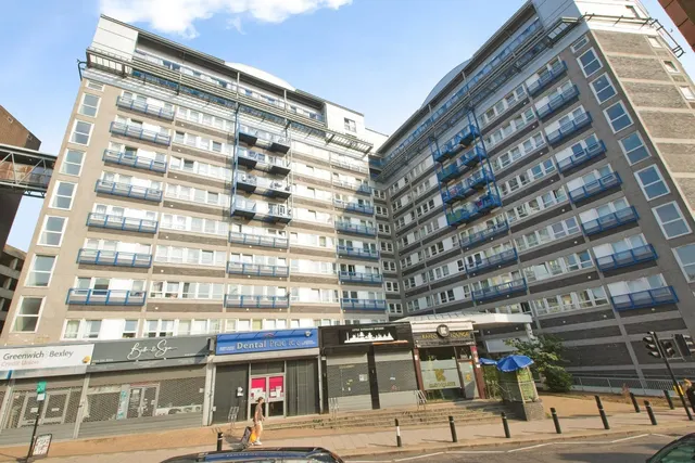 Calderwood Street, London, SE18, photo 1