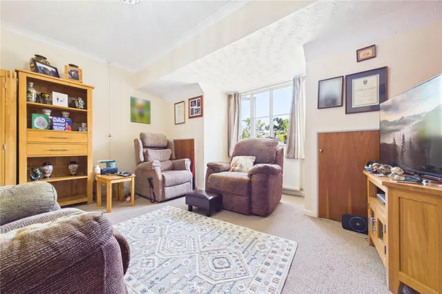 Highfield Court, Burghfield Common, RG7, photo 3