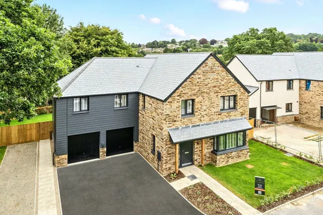 Cherry Tree Close, Tavistock, Devon, PL19