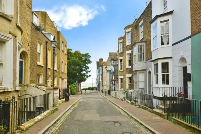 Addington Street, Ramsgate, CT11, photo 1