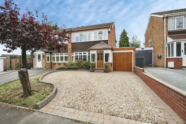 3 bedroom house, The Oaklands, Birmingham, B37