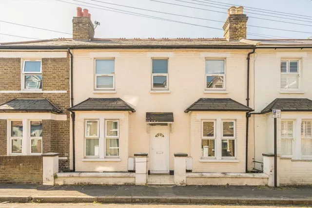 Maunder Road, W7, photo 1
