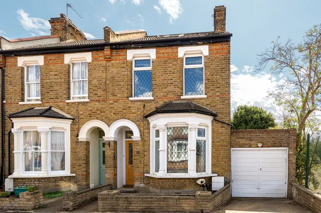 Bell Road, Enfield, photo 1