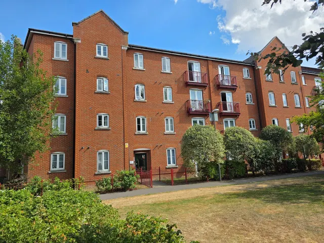Coxhill Way, Aylesbury, HP21, photo 1