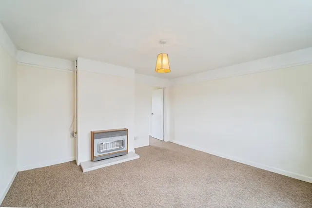 Delapoer Drive, Haverfordwest, SA61, photo 2
