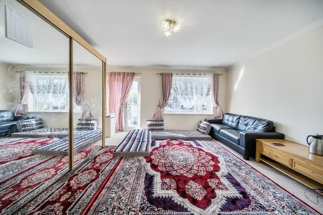 Bramble Close, Stanmore, HA7, photo 3