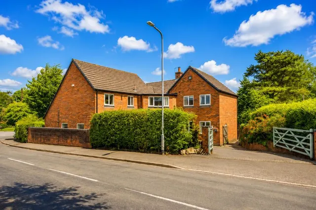 Hayfield Hill, Rugeley, WS15, photo 1