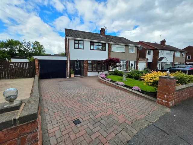 Rossendale Road, Heald Green, photo 1