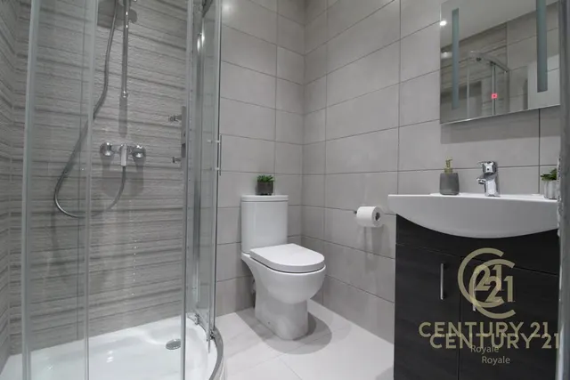 Villiers Avenue, Surbiton, KT5, photo 3