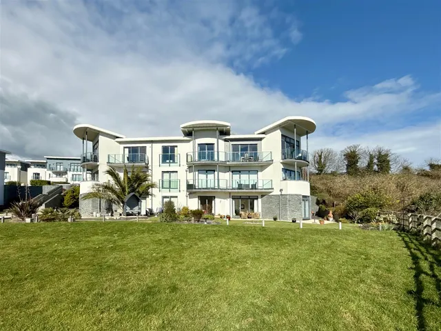 St. Marys Drive, Brixham, photo 1