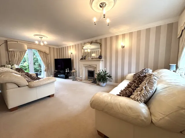 Hall Pool Drive, Offerton, SK2, photo 3