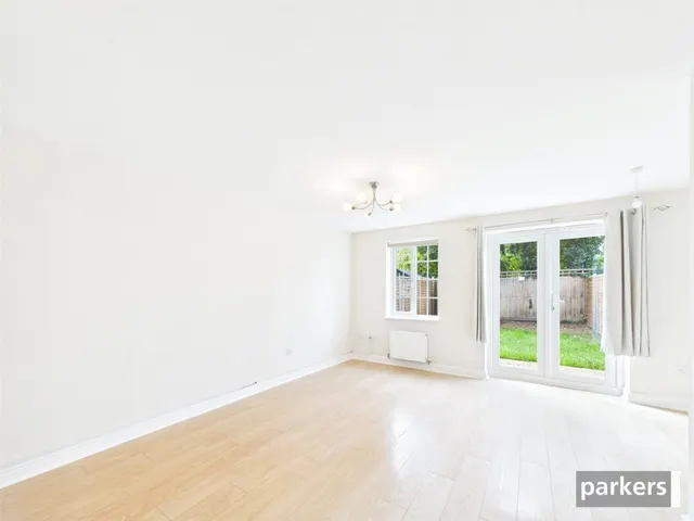 Wayside, Winnersh, RG41, photo 2