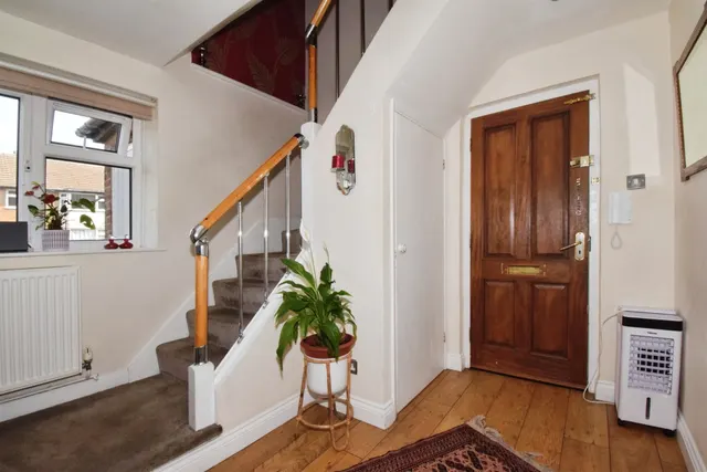 Kenilworth Drive, Oadby, LE2, photo 3