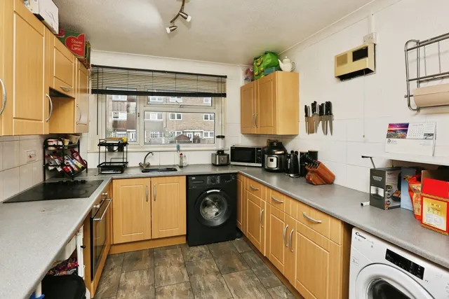 Staplehurst Close, Southampton, SO19, photo 2