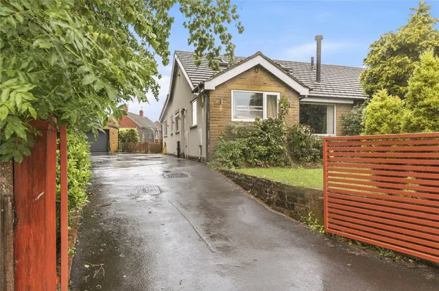 Bunkers Lane, Batley, WF17, photo 1