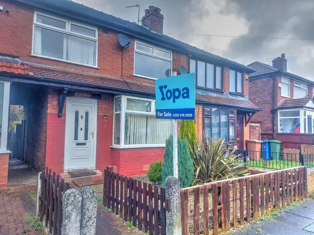 North Road, Manchester, M34, photo 1