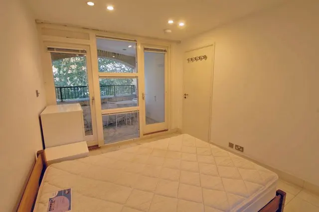 Princes Court Surrey Quays, London SE16 7TD, photo 1
