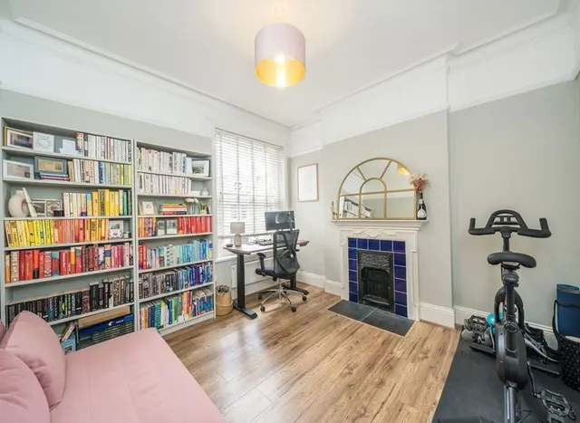 Photo 3 — Lydhurst Avenue, Streatham, SW2