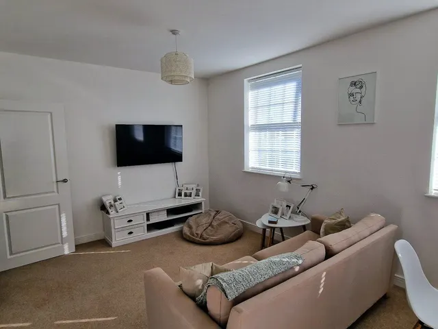 Woodlands Grove, Leeds, LS16, photo 2