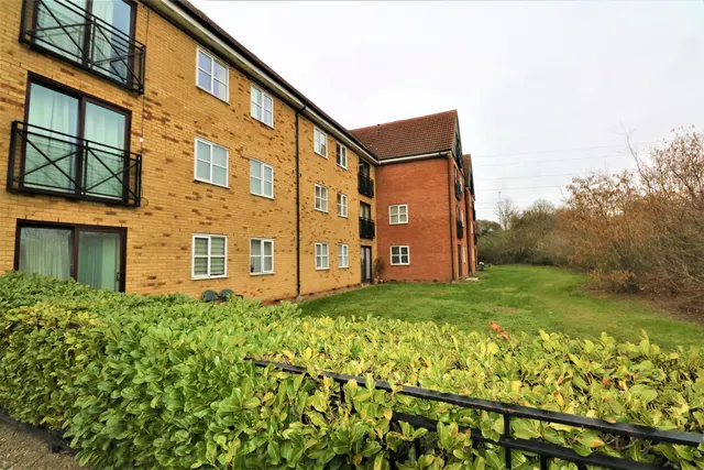 Howard Road, Chafford Hundred, Grays, Essex, RM16 6DG, photo 1
