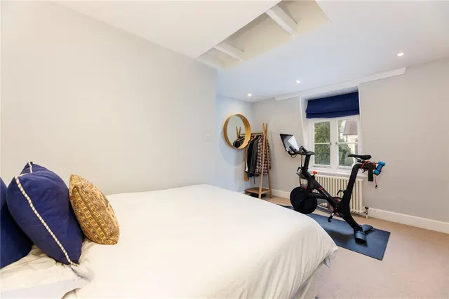 Photo 2 — Ponsonby Road, London, SW15