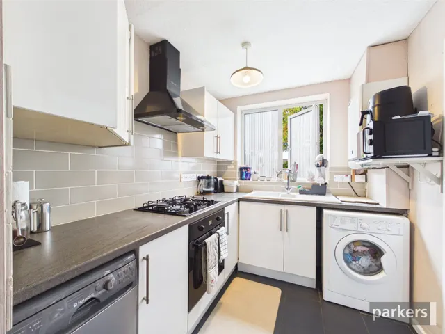 Bartelotts Road, Slough, SL2, photo 3