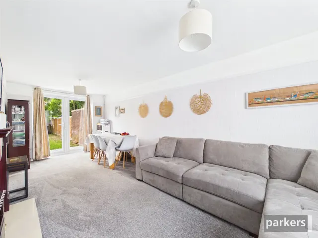 Bartelotts Road, Slough, SL2, photo 2